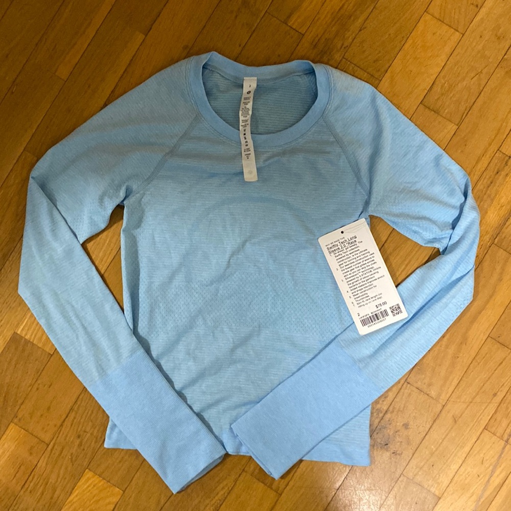 Size 2 swiftly tech long sleeve race length